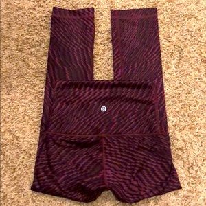 Lululemon high waisted crop size 2 maroon